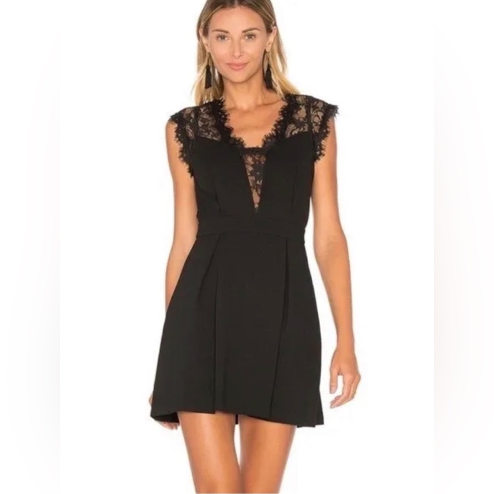 NWT BCBGeneration Black Lace V-Neck Cocktail Dress